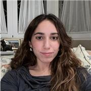 Soy estudiante de 4º curso de física y doy clases para estudiantes de instituto de física y matemáticas